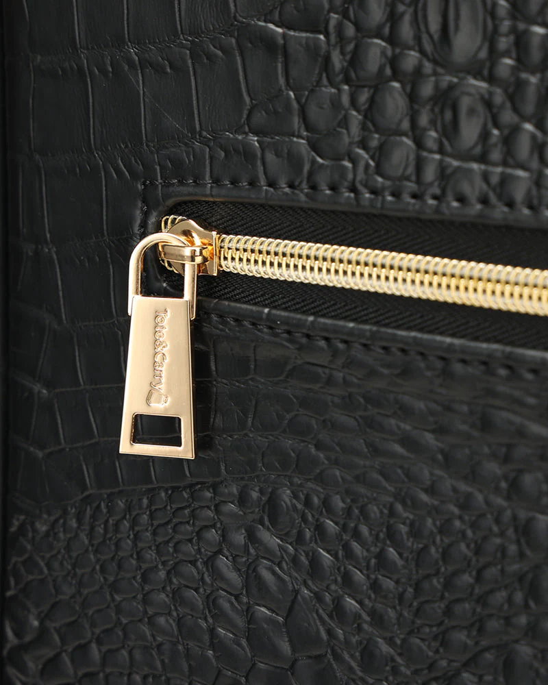 Statement Carry-On Kit in Black - Image 9
